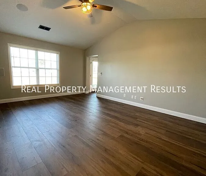4800 Penrose Dr — Photo 3