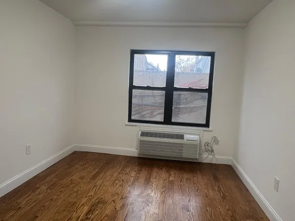 (undisclosed Address), Bronx, NY 10461