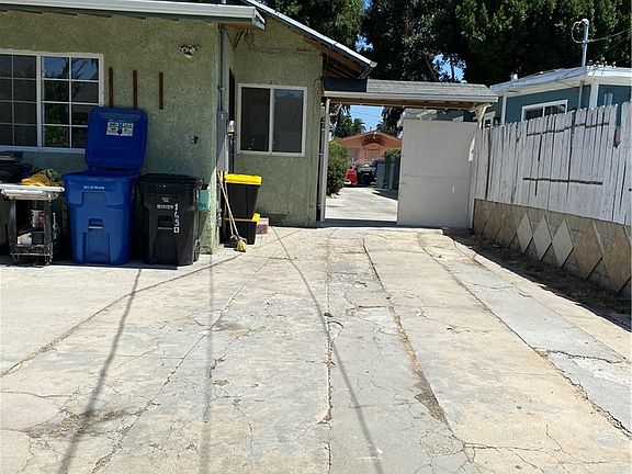 5th image of 1650 W 39th Pl