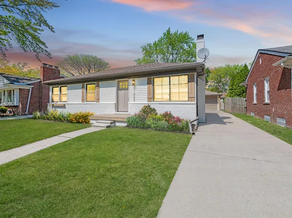 21327 Prestwick Ave, Harper Woods, MI 48225