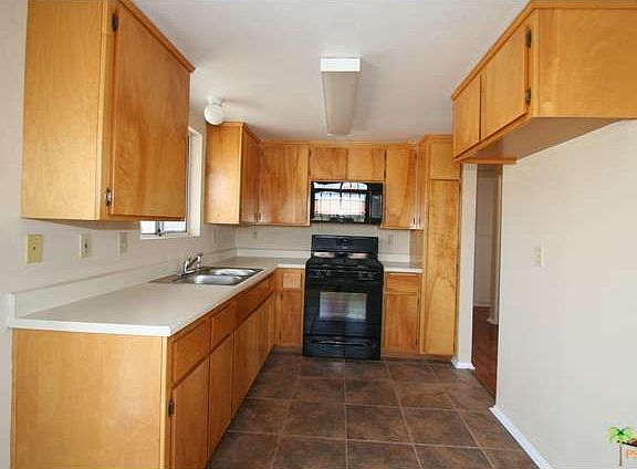 3rd image of 67690 San Jacinto St