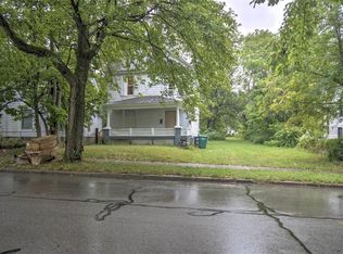 949 W Decatur St, Decatur, IL 62522