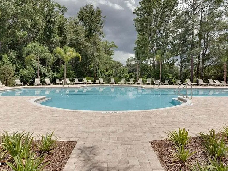 574 Northside Dr — Photo 6