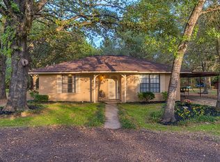 65 Deerfield Rd, Huntsville, TX 77340