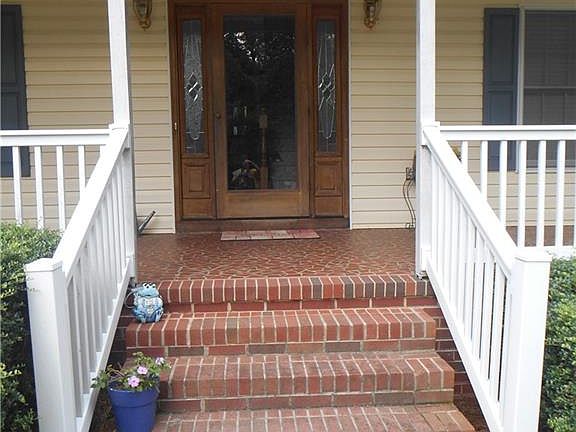 2nd image of 253 Tanglewood Dr