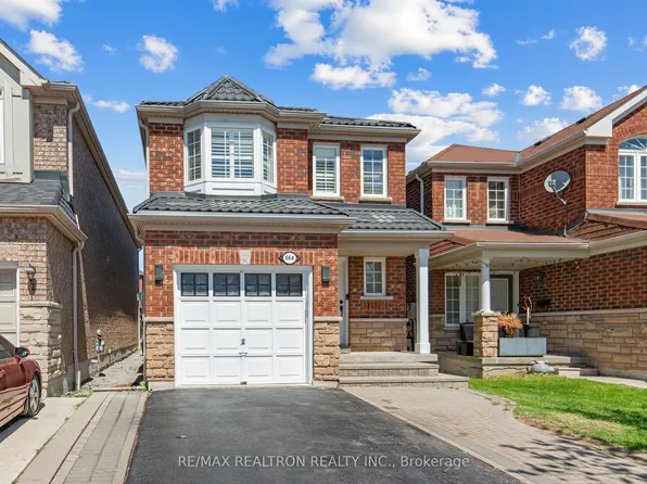 664 Sunbird Trl, Pickering, ON L1X 2X6