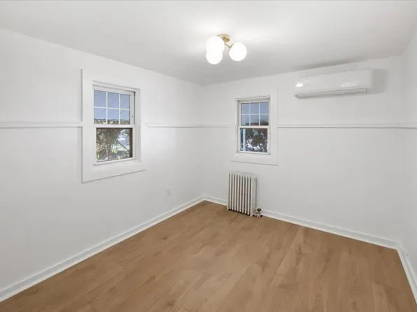 46 Garden Place image 28 of 34