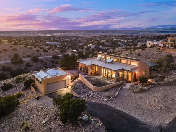 5 Pine Rd, Placitas, NM 87043