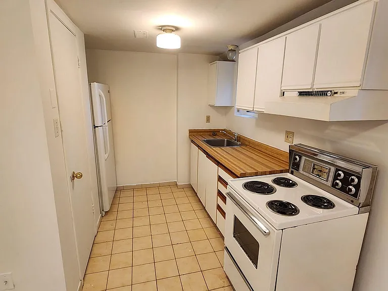 134 Grand Ave #D — Photo 4