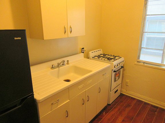5th image of 649 S Detroit St #10