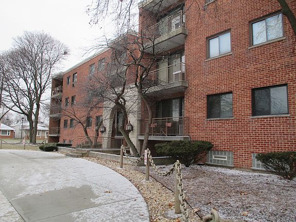 3rd image of 197 W Armitage Ave APT 209