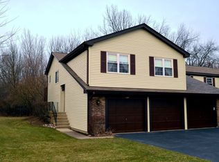 108 Pine Cir, Cary, IL 60013