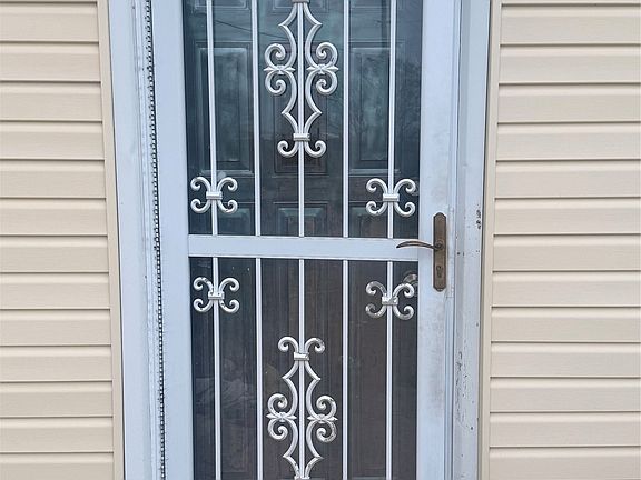 3rd image of 103 N Harrison St