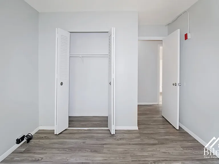 Northfield Manor Apartments — Photo 21