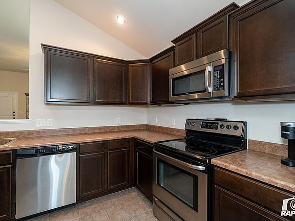 4th image of 407 E 93rd St