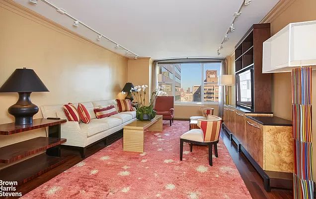 1st image of 117 E 57th St APT 32H