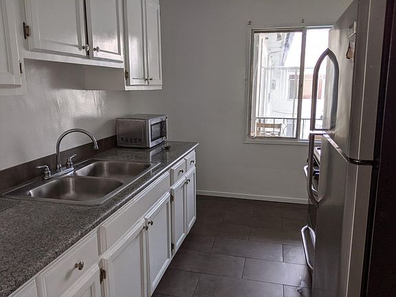 2nd image of 1111 Larrabee St APT 21