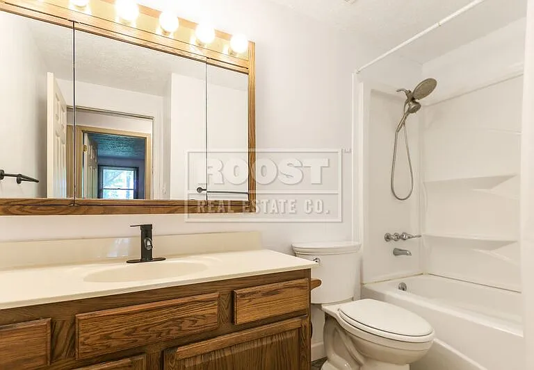 2600 Brookdale Dr — Photo 8