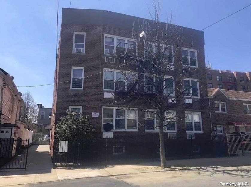 1st image of 8822 172nd St