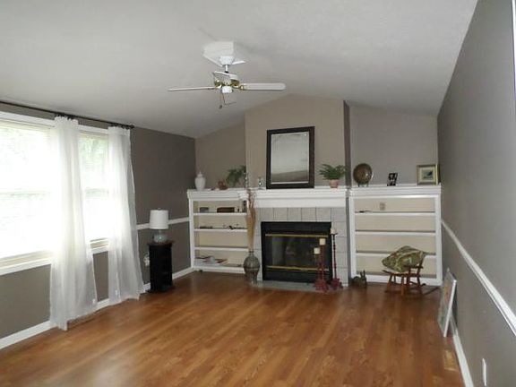 5th image of 3300 S Argonne Ave