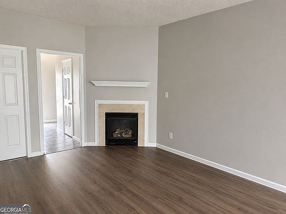 3rd image of 7760 Newbury Dr