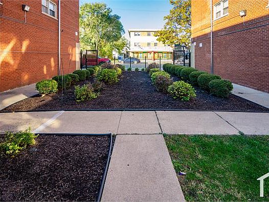 3rd image of 8223 S Exchange Ave APT 5