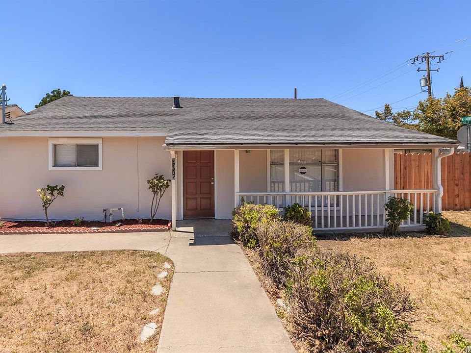 1st image of 3375 Holly Dr