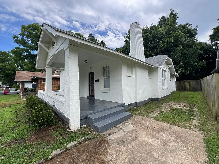 1263 Forrest Ave — Photo 5