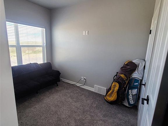 4th image of 207 Antelope Dr