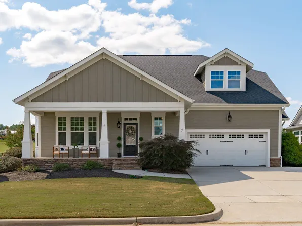 7 Village Walk Dr, Chapel Hill, NC 27517