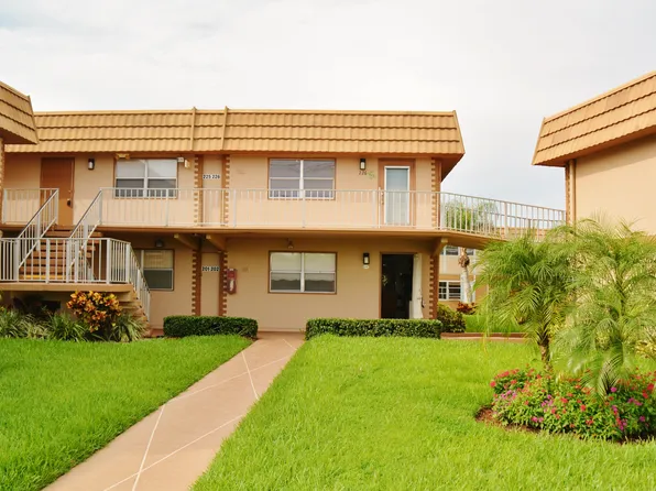 202 Flanders E, Delray Beach, FL 33484