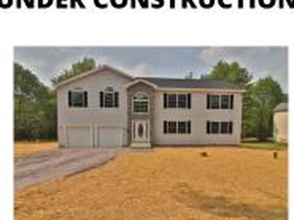 111 Center Dr, Blakeslee, PA 18610