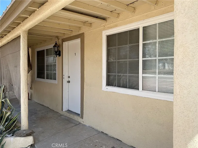 19216 Kendall Dr — Photo 3