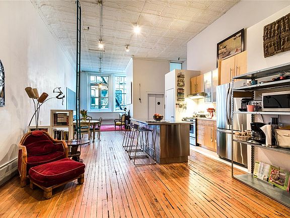 5th image of 36 White St APT 2