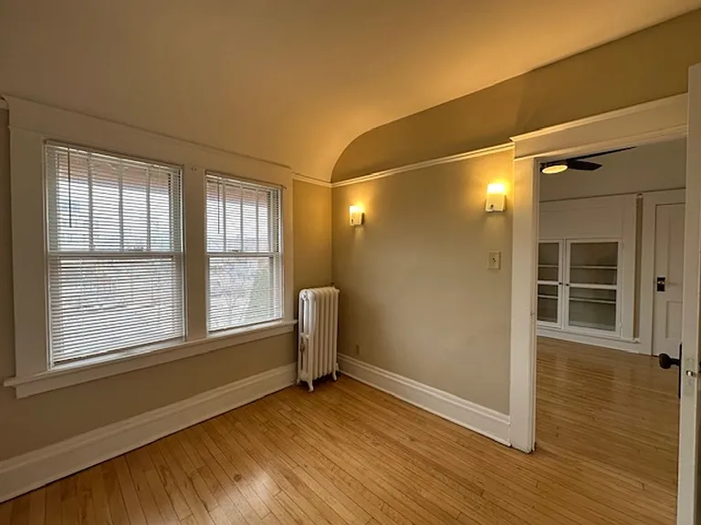 Freshly Renovated 2BR Apartments Near UWM Heat Included — Photo 14