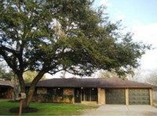 205 S Morgan St, Angleton, TX 77515