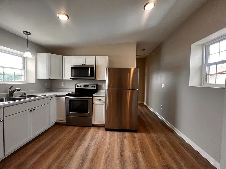 20 Marina Dr — Photo 3