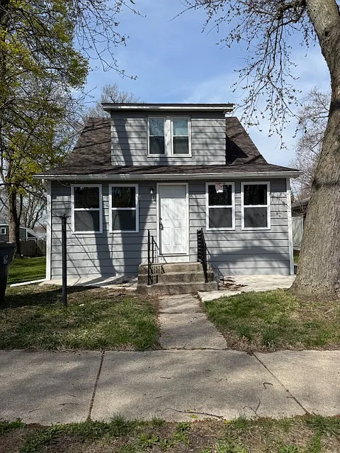 79 Blaine Ave