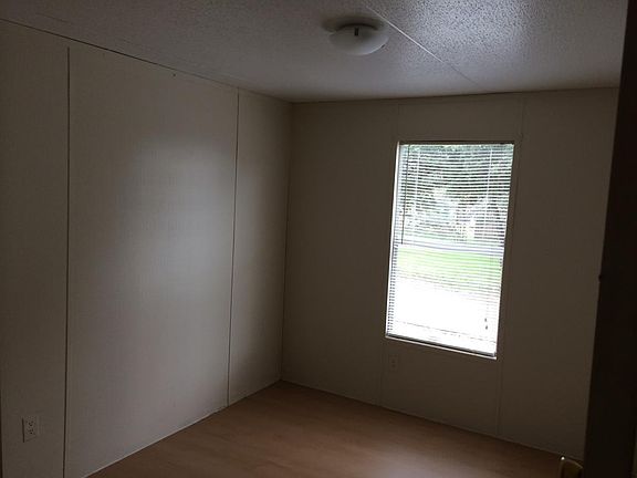 3rd image of 1712 Hofheinz St Trlr 2