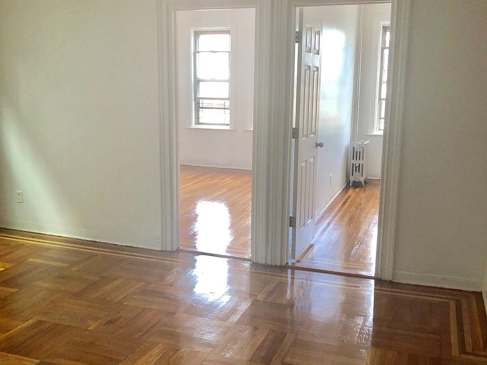 2nd image of 1961 Hobart Ave APT 3