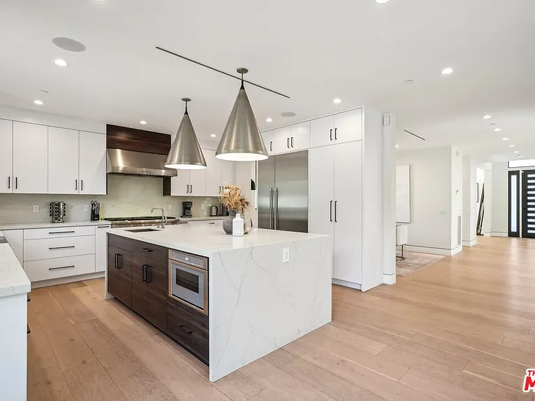 731 N Curson Ave — Photo 23