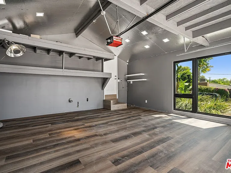 22263 Buena Ventura St — Photo 18