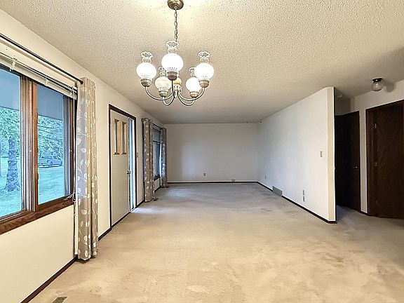 5th image of 411 Chavis Dr