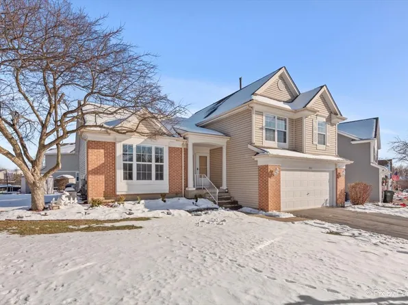 353 Juniper Ln, South Elgin, IL 60177