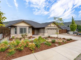 908 NW Bishop St, Grants Pass, OR