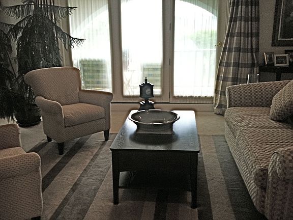 Livingroom w/Spacious Balcony