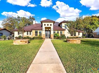 1309 E St, Floresville, TX 78114