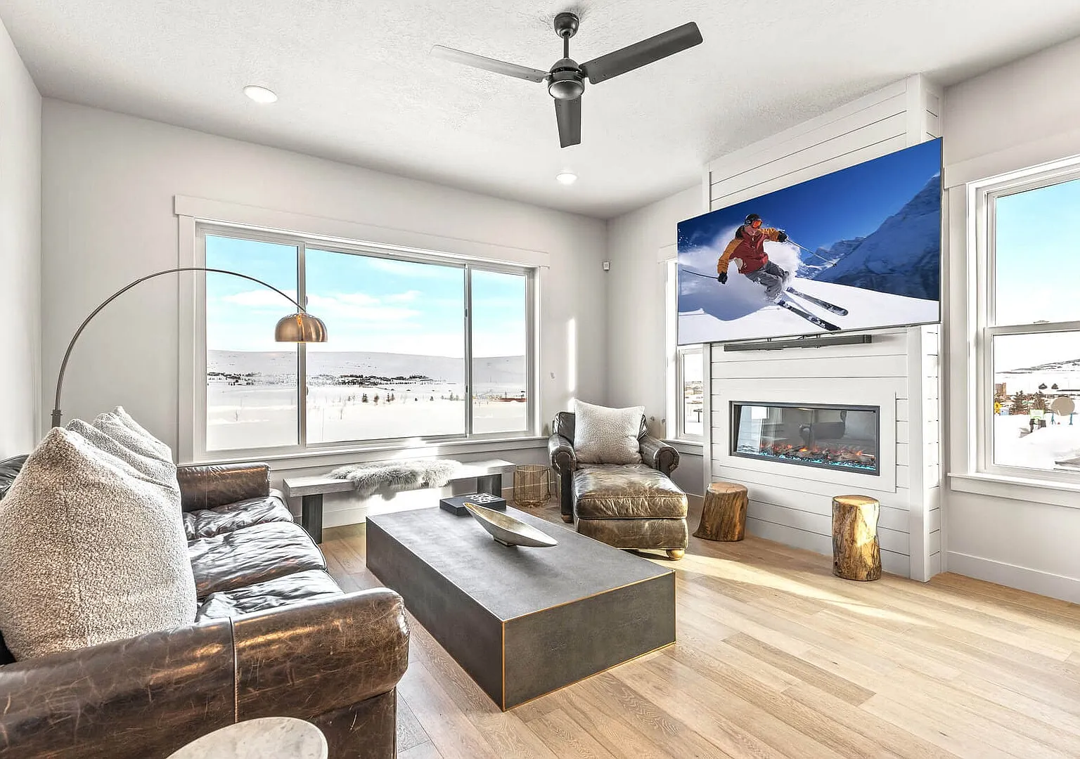 4 bed, 2882 sqft, $4,895 — Photo 1