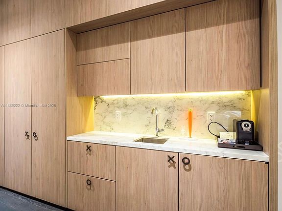 4th image of 801 S Miami Ave #712