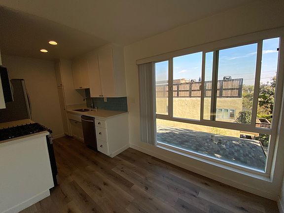 4th image of 17 28th Ave APT 302
